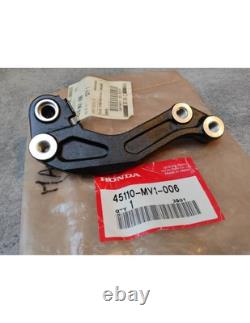 Left Front Brake Caliper Support XRV750 AFRICA TWIN 90-92 HONDA 45110-MV1-006