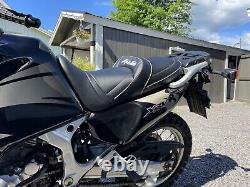 This title translates to: 'This Grand Comfort seat compatible with HONDA AFRICA TWIN XRV 750 1993-2002 SGC1052 Gel'