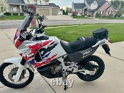 Selle Grand Confort compatible HONDA AFRICA TWIN XRV 750 1993-2002 Top Sellerie